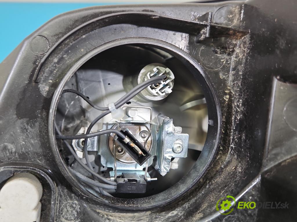 Fiat Punto II 1999-2010 1.2 8V 60 HP manual 44 kW 1242 cm3 3- Reflektor: pravý  (Svetlo predné pravé)