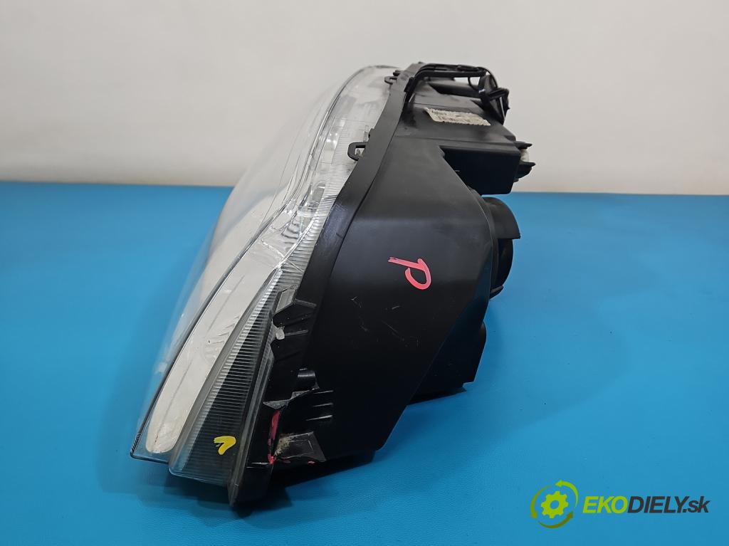 Fiat Punto II 1999-2010 1.2 8V 60 HP manual 44 kW 1242 cm3 3- Reflektor: pravý  (Svetlo predné pravé)