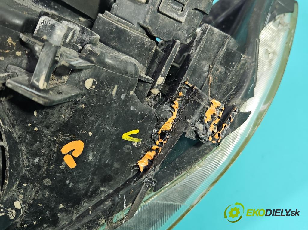 Honda City IV 2002-2008 1.4 83 HP manual 61 kW 1339 cm3 4- Reflektor: pravý  (Svetlo predné pravé)