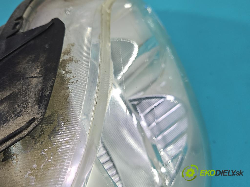 Honda City IV 2002-2008 1.4 83 HP manual 61 kW 1339 cm3 4- Reflektor: pravý  (Svetlo predné pravé)