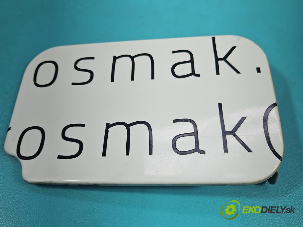 Dacia Dokker 2012- 1.6 16V 102 hp manual 75 kW 1598 cm3 5- Klapka nalévání paliva  (Klika dveří ostatní)