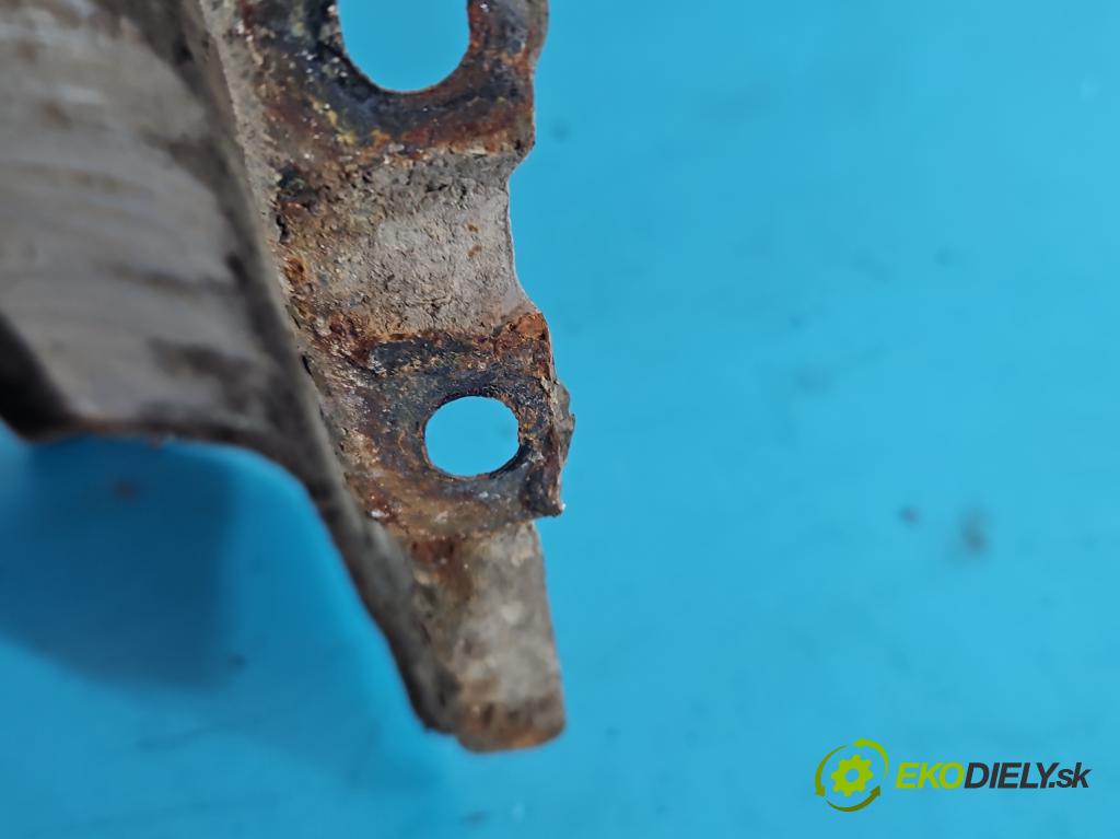 Kia Ceed I 2006-2012 1.4 16V 105 HP manual 77 kW 1396 cm3 3- blatník predné ľavý  (Blatník predný ľavý)