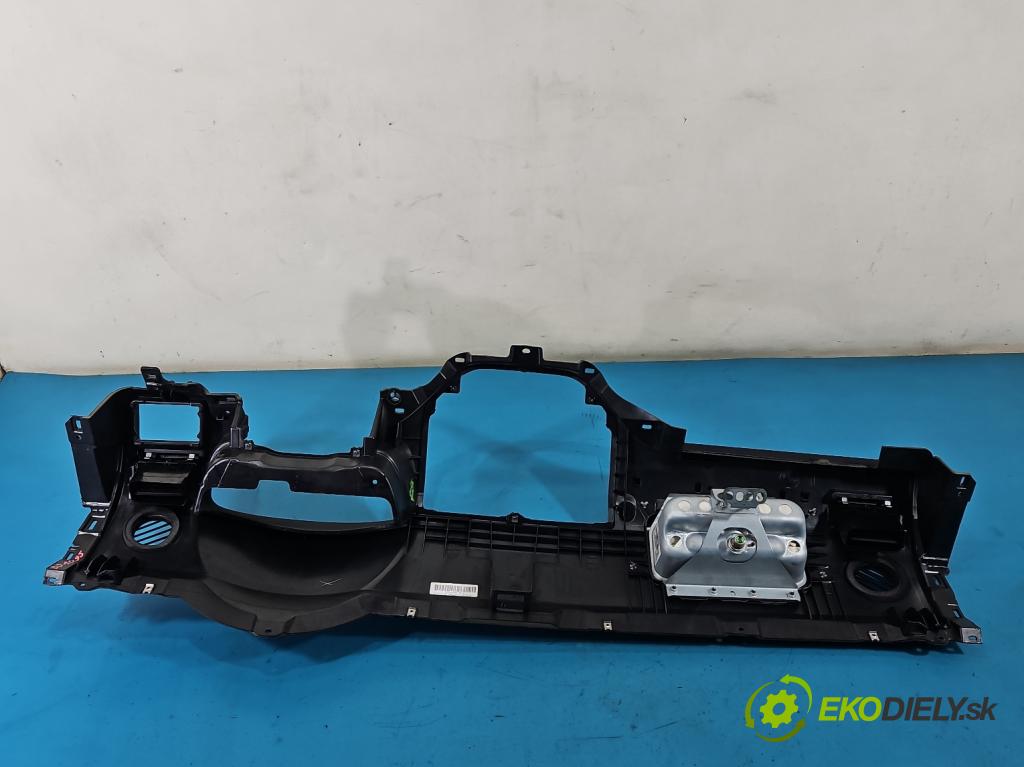 Ford Kuga Mk1 2008-2013 2.0 tdci 136hp manual 100 kW 1997 cm3 5- kokpit,přistrojova deska