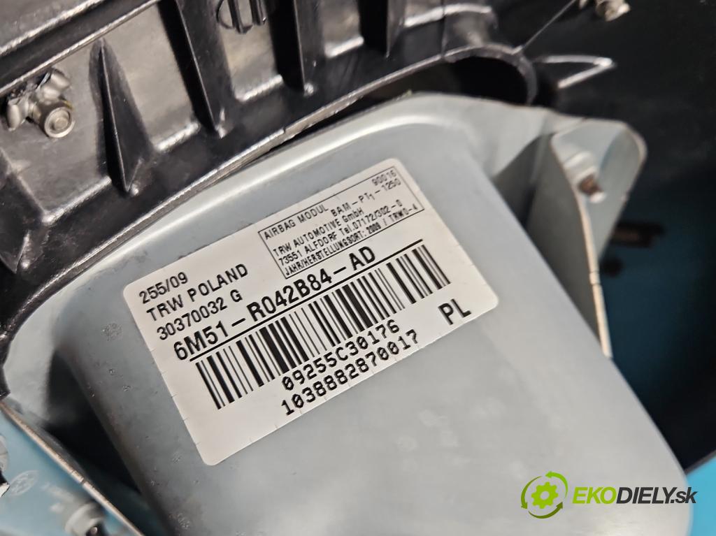 Ford Kuga Mk1 2008-2013 2.0 tdci 136hp manual 100 kW 1997 cm3 5- kokpit,přistrojova deska