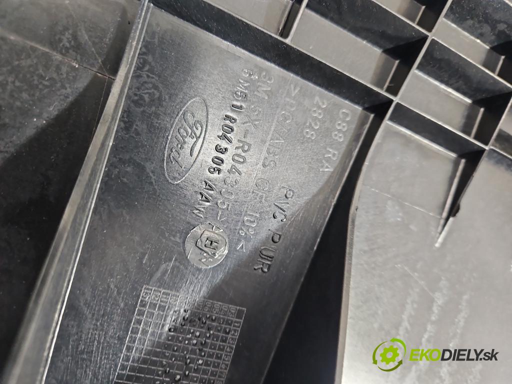 Ford Kuga Mk1 2008-2013 2.0 tdci 136hp manual 100 kW 1997 cm3 5- kokpit,přistrojova deska