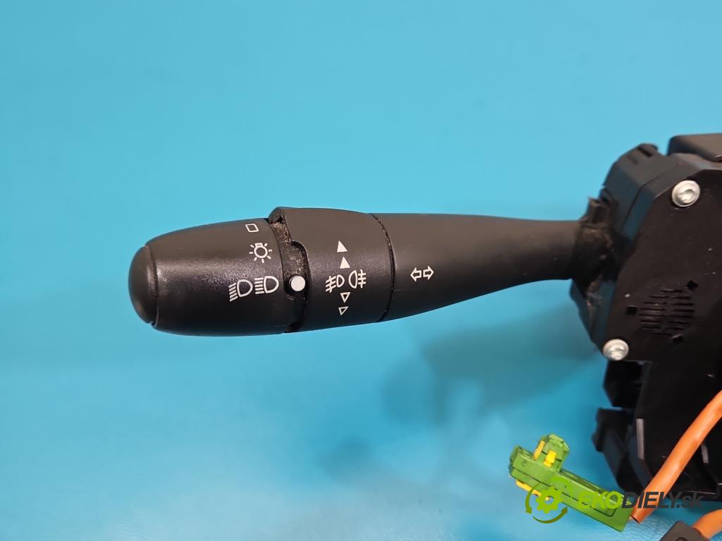 Peugeot 407 2.0 hdi 136 HP manual 100 kW 1997 cm3 5- prepínač komplex: 96592429XT (Prepínacie páčky pod volantom)