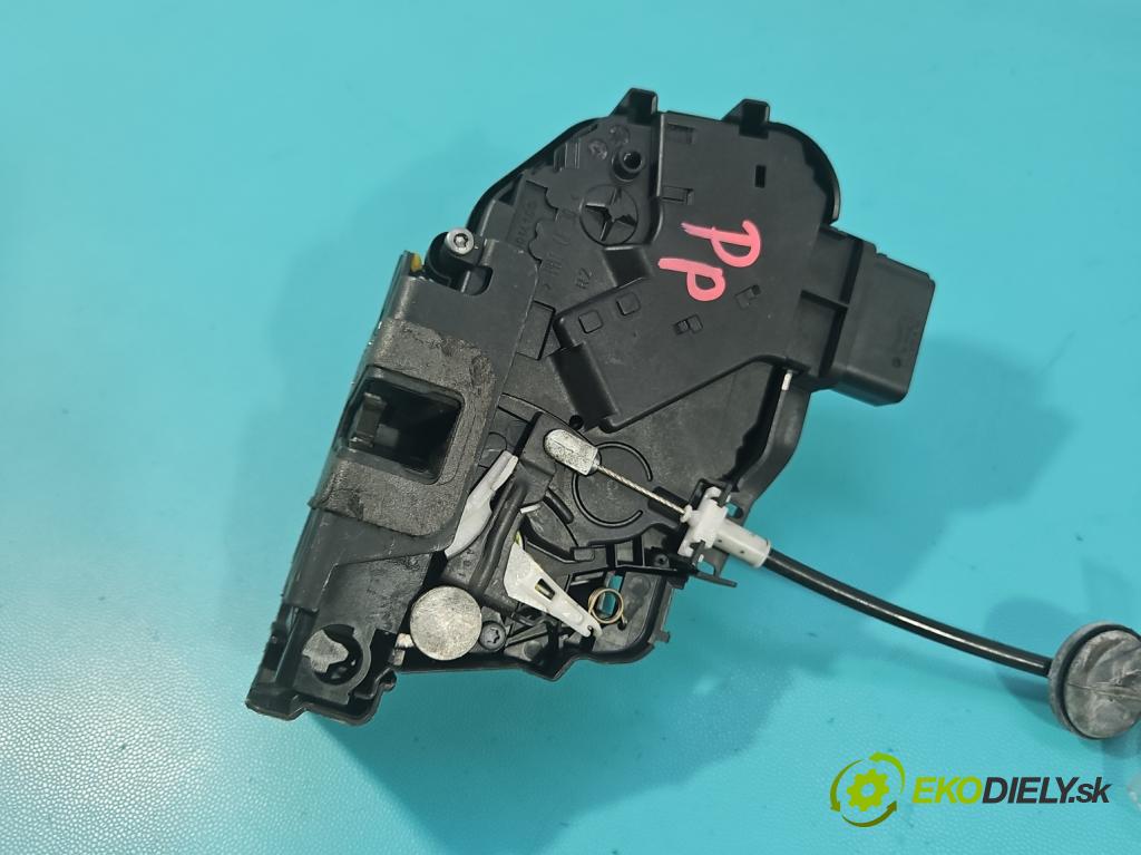 Ford Kuga Mk1 2008-2013 2.0 tdci 136hp manual 100 kW 1997 cm3 5- zámek přední pravý 8V4A-S21812-CA