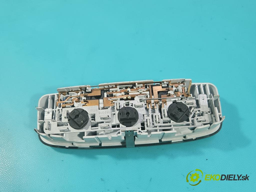 Ford Kuga Mk1 2008-2013 2.0 tdci 136 HP manual 100 kW 1997 cm3 5- svetlo / reflektor interiéra 8A6A-13K767-BB