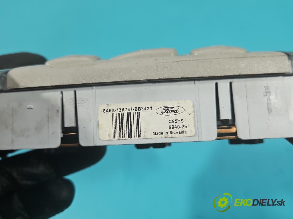 Ford Kuga Mk1 2008-2013 2.0 tdci 136 HP manual 100 kW 1997 cm3 5- svetlo / reflektor interiéra 8A6A-13K767-BB