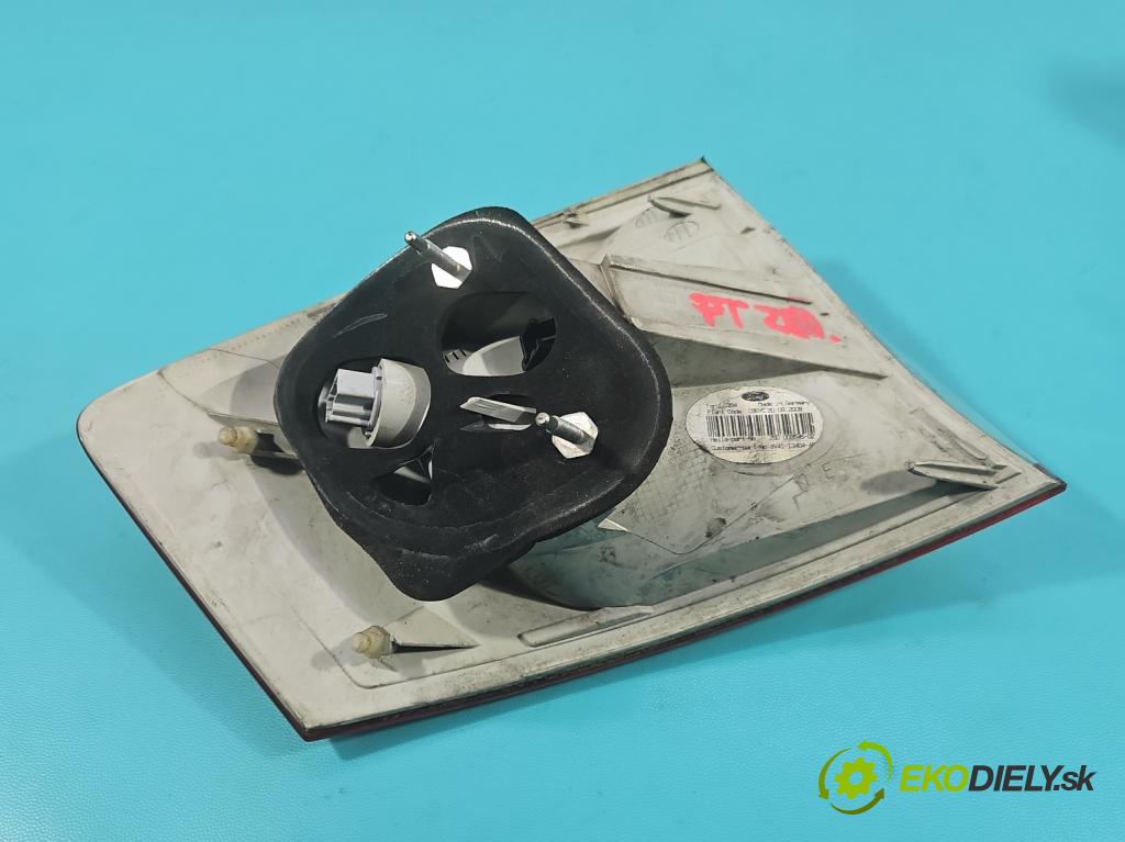 Ford Kuga Mk1 2008-2013 2.0 tdci 136hp manual 100 kW 1997 cm3 5- světlo zadní pravé 8V41-13A602-AD (Klika dveří ostatní)