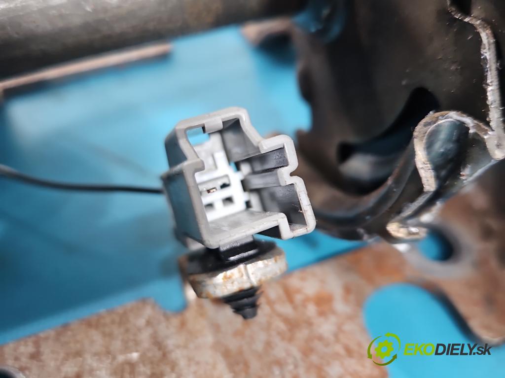 Ford Kuga Mk1 2008-2013 2.0 tdci 136 HP manual 100 kW 1997 cm3 5- Páka: brzda: ručný