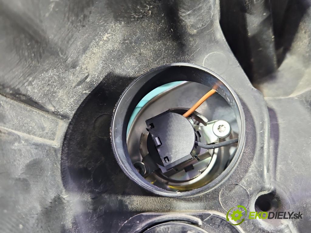 Ford Kuga Mk1 2008-2013 2.0 tdci 136hp manual 100 kW 1997 cm3 5- světlo levý 8V41-13W030-AE (Klika dveří ostatní)