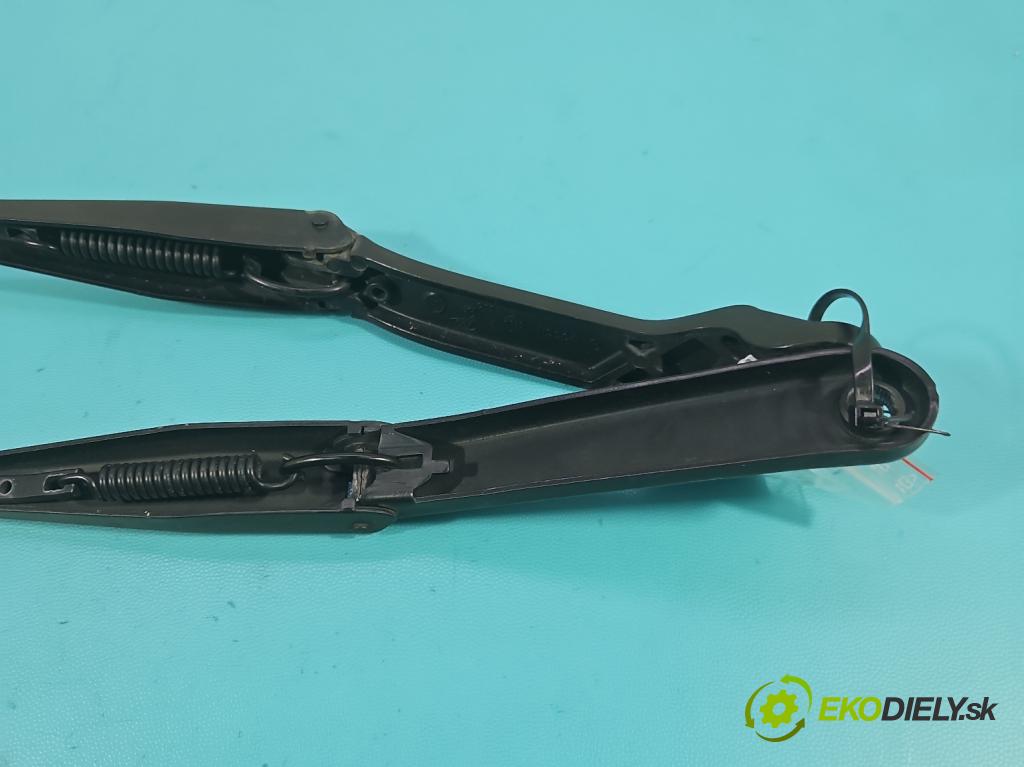 Ford Kuga Mk1 2008-2013 2.0 tdci 136hp manual 100 kW 1997 cm3 5- rameno stěrače přední komplet