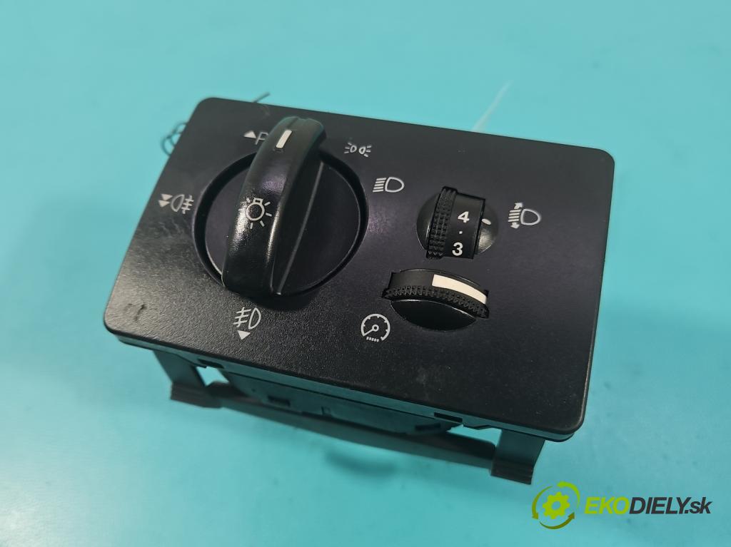 Ford Kuga Mk1 2008-2013 2.0 tdci 136hp manual 100 kW 1997 cm3 5- Přepínač světel na deska: 