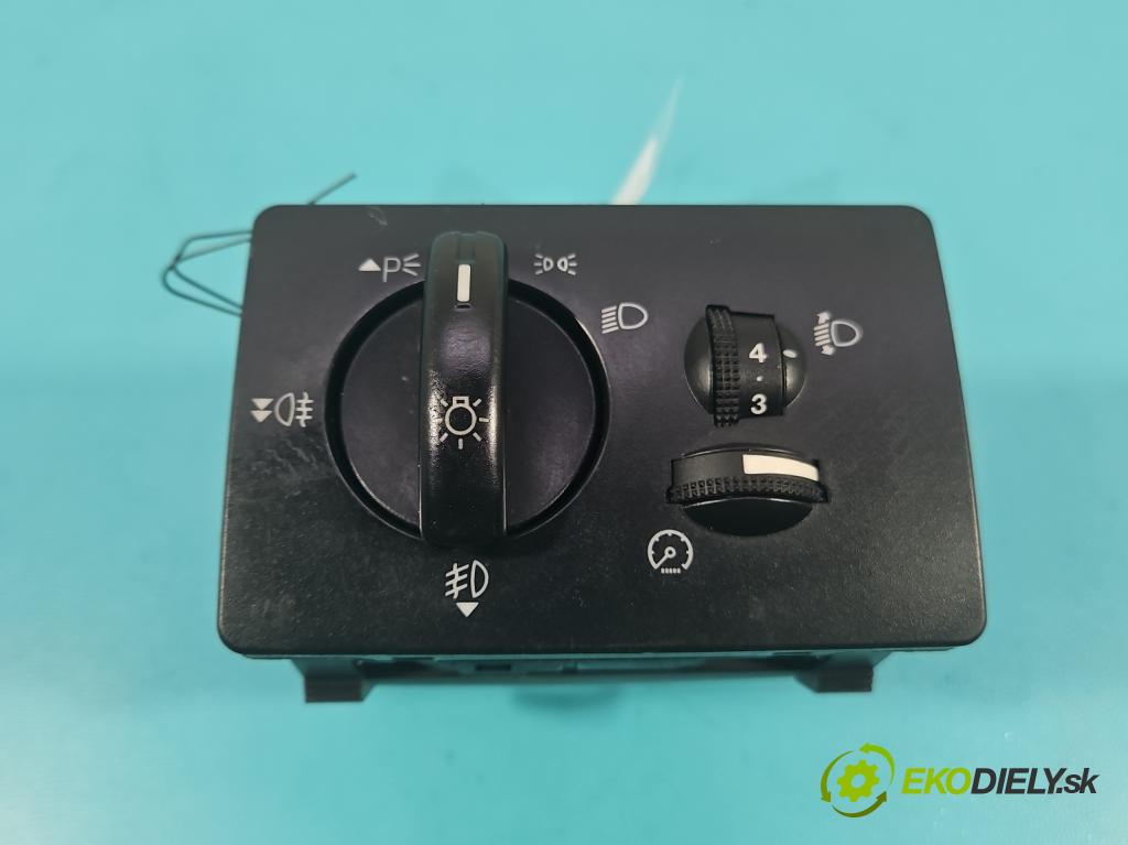 Ford Kuga Mk1 2008-2013 2.0 tdci 136 HP manual 100 kW 1997 cm3 5- prepínač světla: na doska: