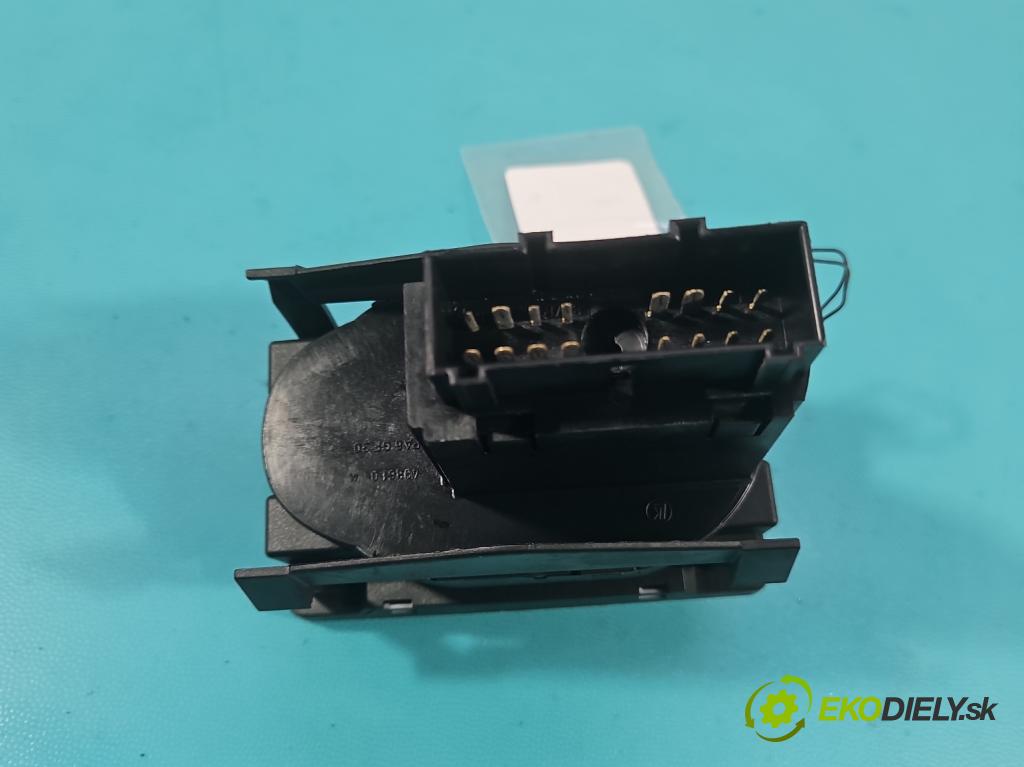 Ford Kuga Mk1 2008-2013 2.0 tdci 136 HP manual 100 kW 1997 cm3 5- prepínač světla: na doska: