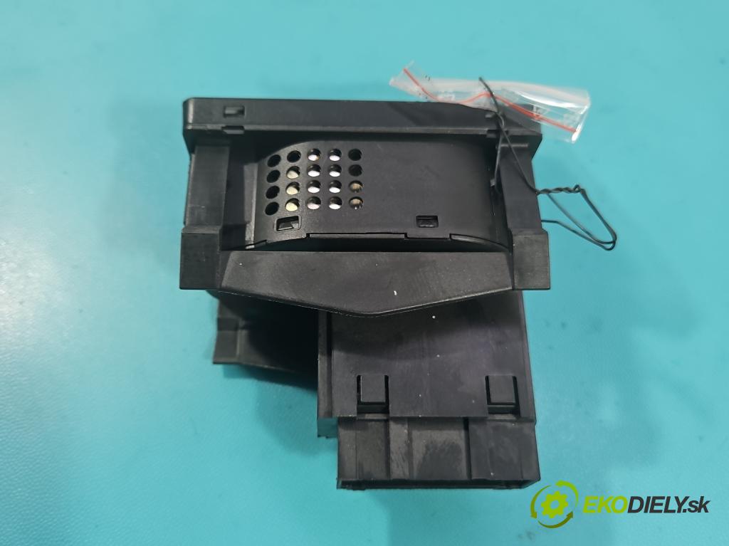 Ford Kuga Mk1 2008-2013 2.0 tdci 136 HP manual 100 kW 1997 cm3 5- prepínač světla: na doska: