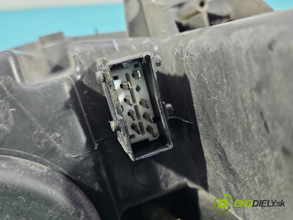 Peugeot 407 2.0 hdi 136 HP manual 100 kW 1997 cm3 5- Reflektor: ľavý 0301213201 (Kľučka dverí ostatné)