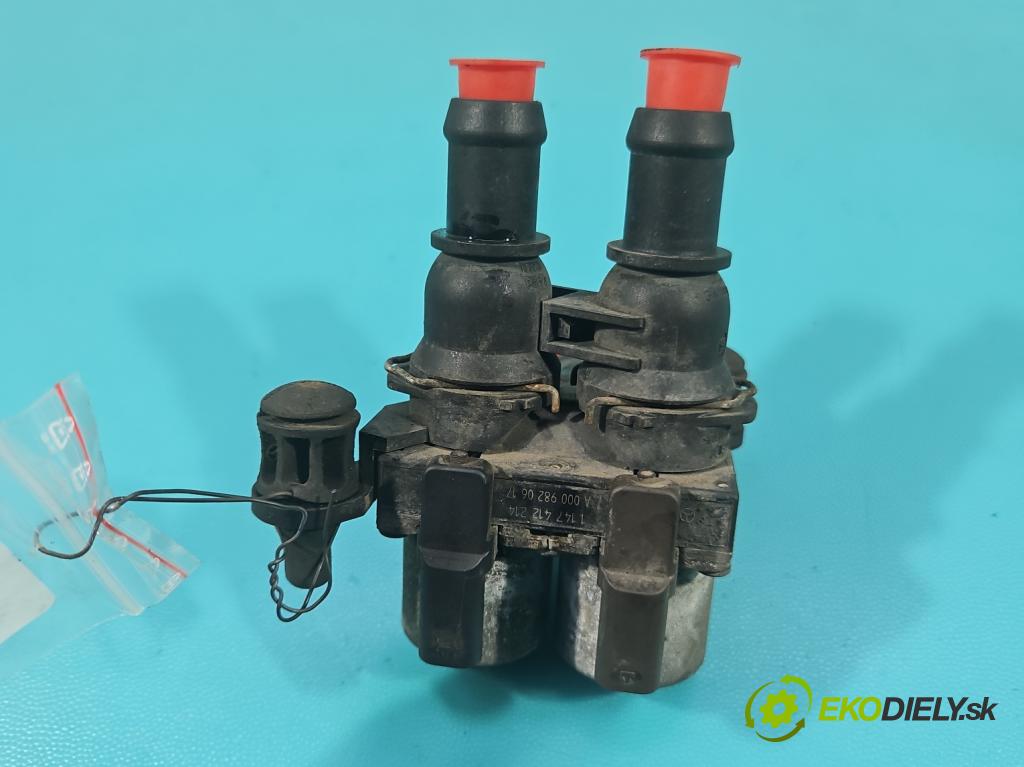 Mercedes S W222 2013-2020 3.0 cdi 656929 340KM automatic 250 kW 2925 cm3 4- ventil ohřívač: A0009820617 (Ventil topení)