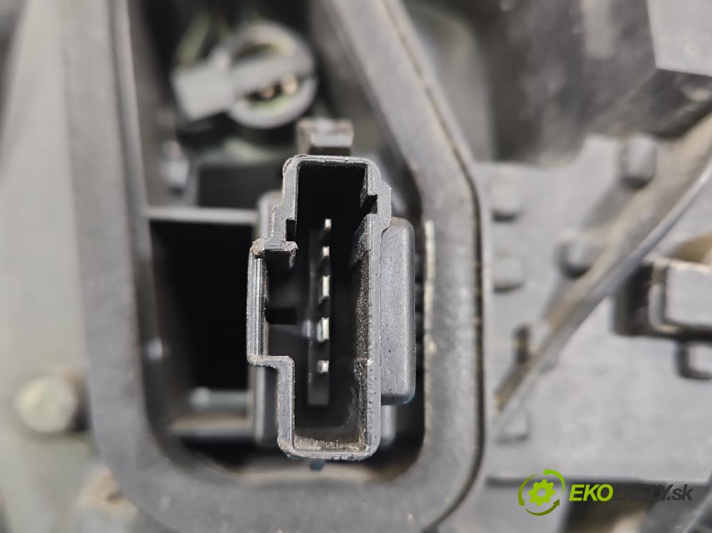 Citroen DS3 2010-2016 1.6 hdi 92 HP manual 68 kW 1560 cm3 3- svetlo / reflektor zadné ľavé 9676973880 (Kľučka dverí ostatné)