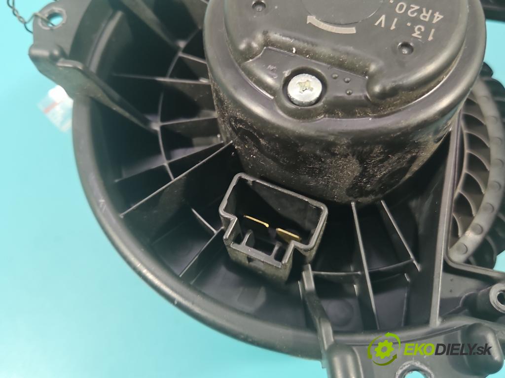 Jeep Cherokee KL 2013-2023 2.0 multijet: 140 HP manual 103 kW 1956 cm3 5- ventilátor vzduchu AY62702L