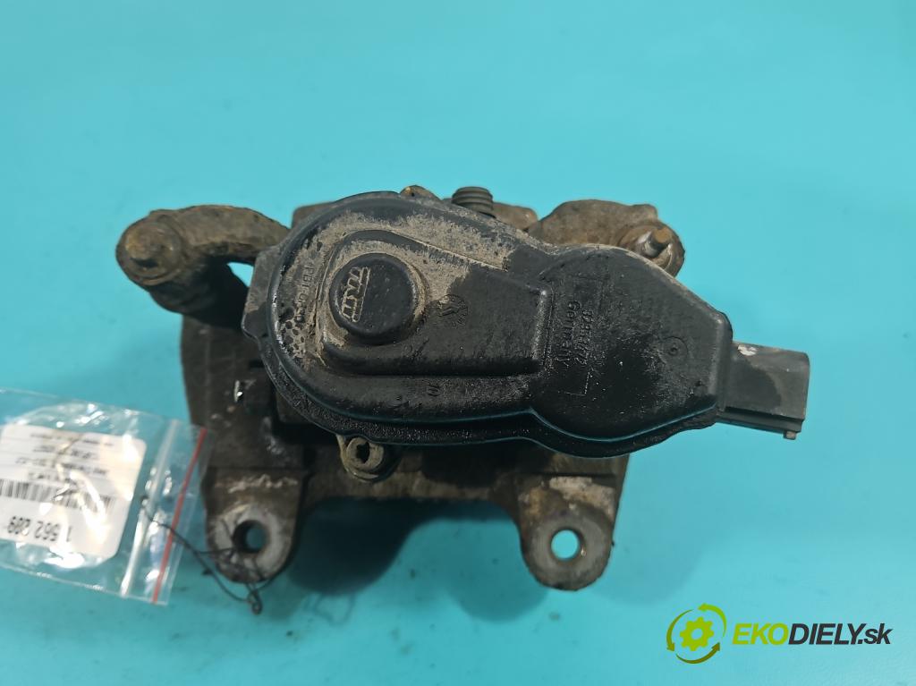 Jeep Cherokee KL 2013-2023 2.0 multijet 140 hp manual 103 kW 1956 cm3 5- brzdič zadní levý  (Klika dveří ostatní)