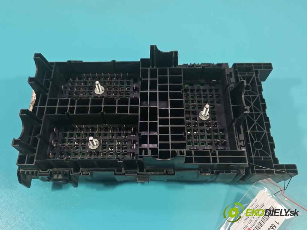 Jeep Cherokee KL 2013-2023 2.0 multijet 140 hp manual 103 kW 1956 cm3 5- skříňka pojistková 68193002AF (Pojistková skříňka)