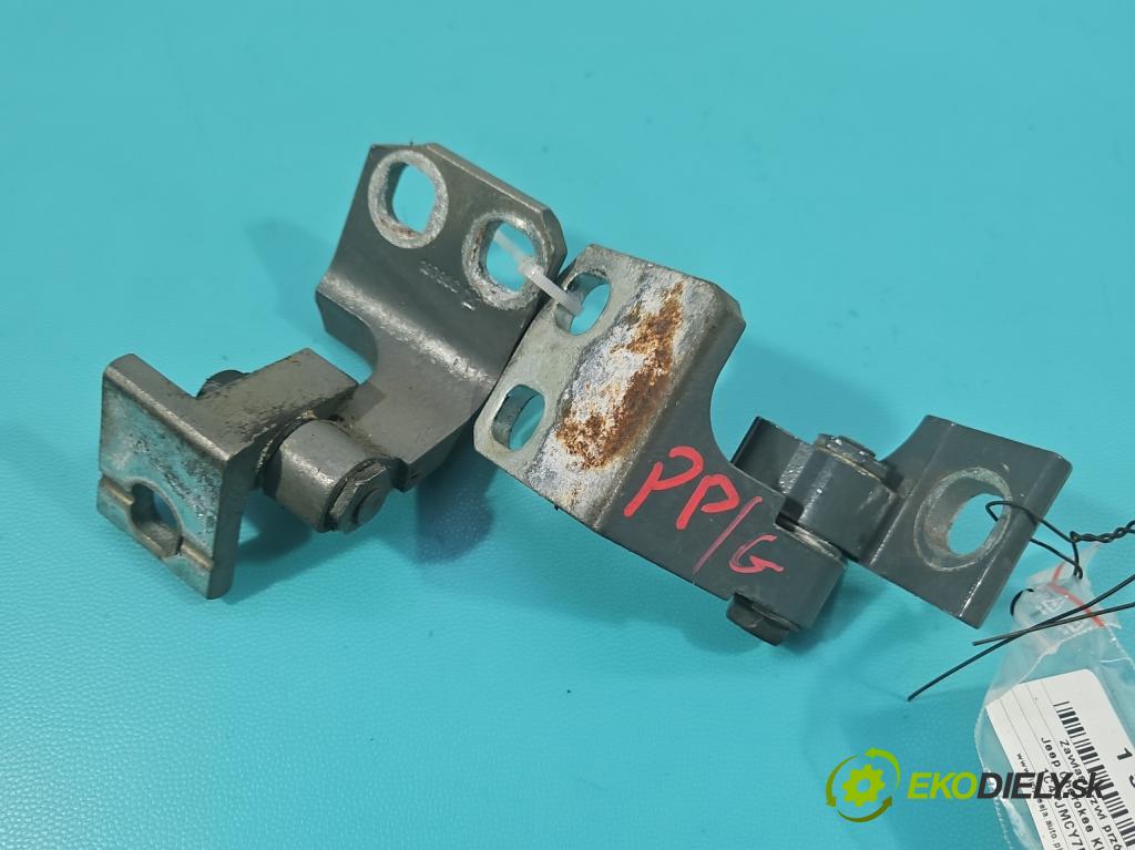 Jeep Cherokee KL 2013-2023 2.0 multijet 140 hp manual 103 kW 1956 cm3 5- Závěs: dveře přední pravý 19795C