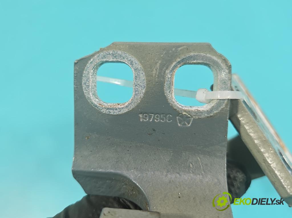 Jeep Cherokee KL 2013-2023 2.0 multijet 140 hp manual 103 kW 1956 cm3 5- Závěs: dveře přední pravý 19795C