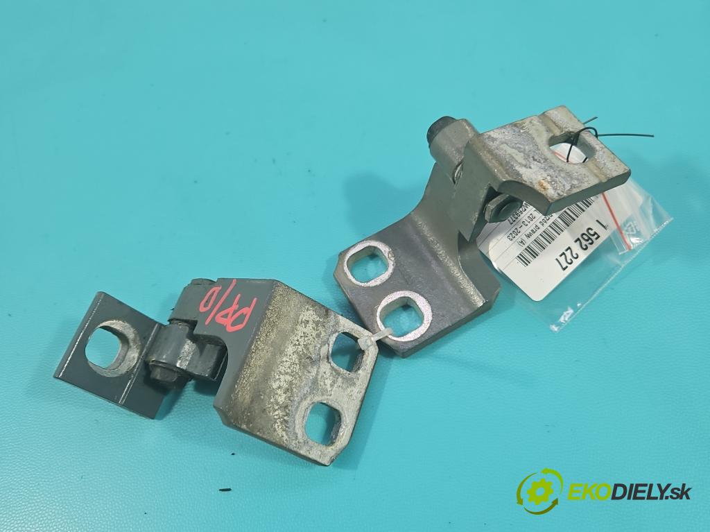 Jeep Cherokee KL 2013-2023 2.0 multijet 140 hp manual 103 kW 1956 cm3 5- Závěs: dveře přední pravý 19795C