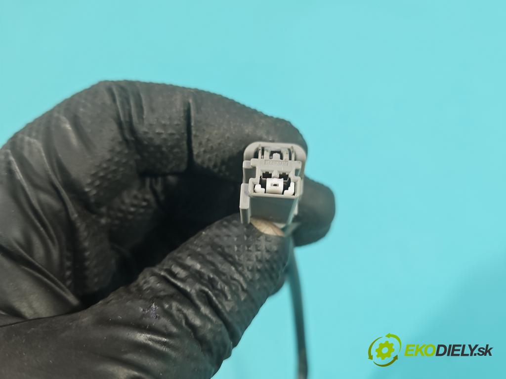 Jeep Cherokee KL 2013-2023 2.0 multijet: 140 HP manual 103 kW 1956 cm3 5- pas bezpečnosť: predné ľavý