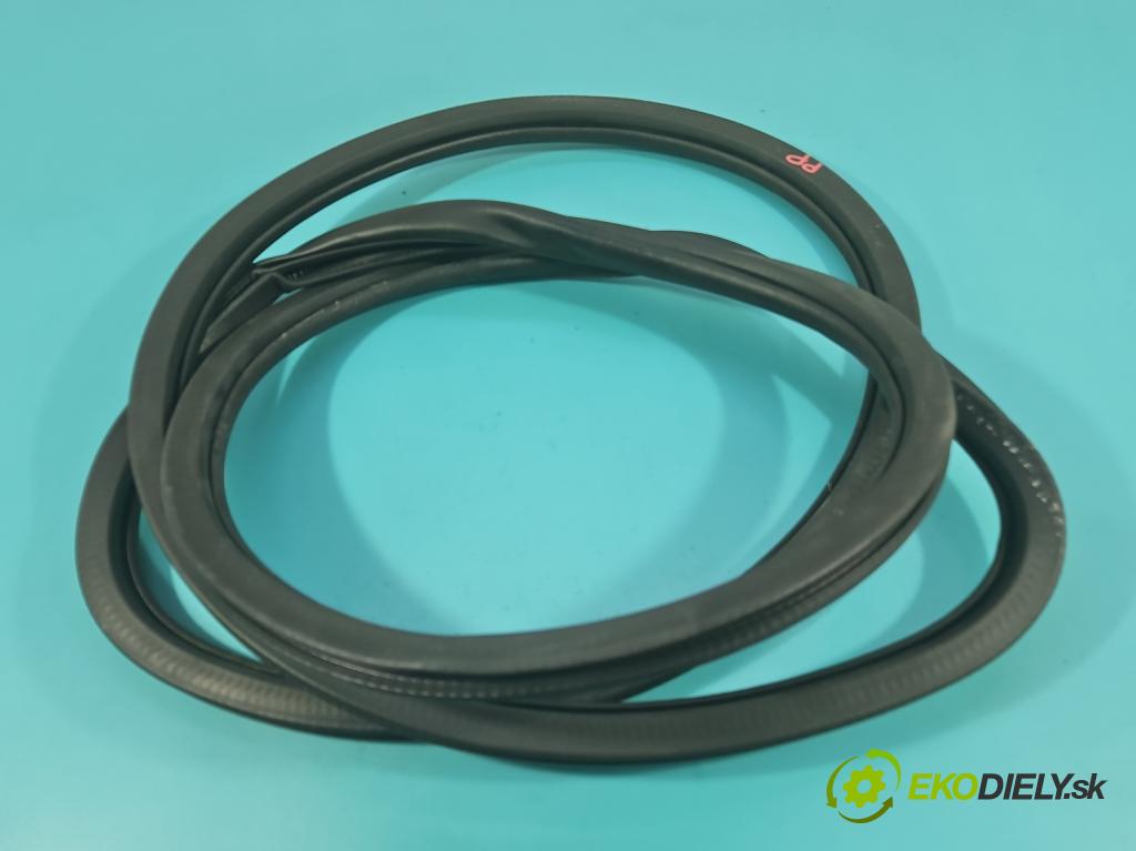 Jeep Cherokee KL 2013-2023 2.0 multijet 140 hp manual 103 kW 1956 cm3 5- Těsnění: dveře přední pravé 6810381AA