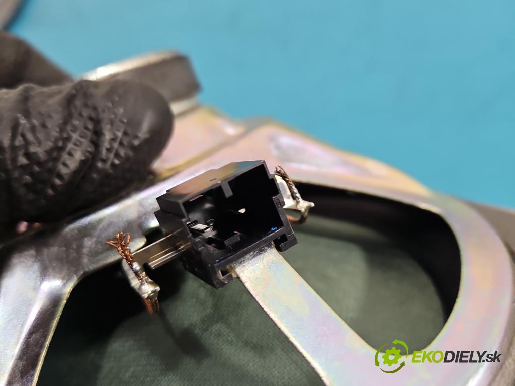 Jeep Cherokee KL 2013-2023 2.0 multijet: 140 HP manual 103 kW 1956 cm3 5- reproduktory komplet 05059062AB