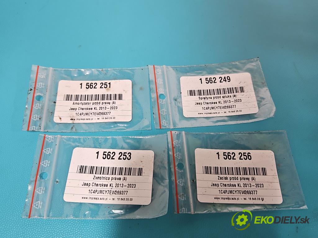 Jeep Cherokee KL 2013-2023 2.0 multijet: 140 HP manual 103 kW 1956 cm3 5- brzdič predné pravý  (Kľučka dverí ostatné)