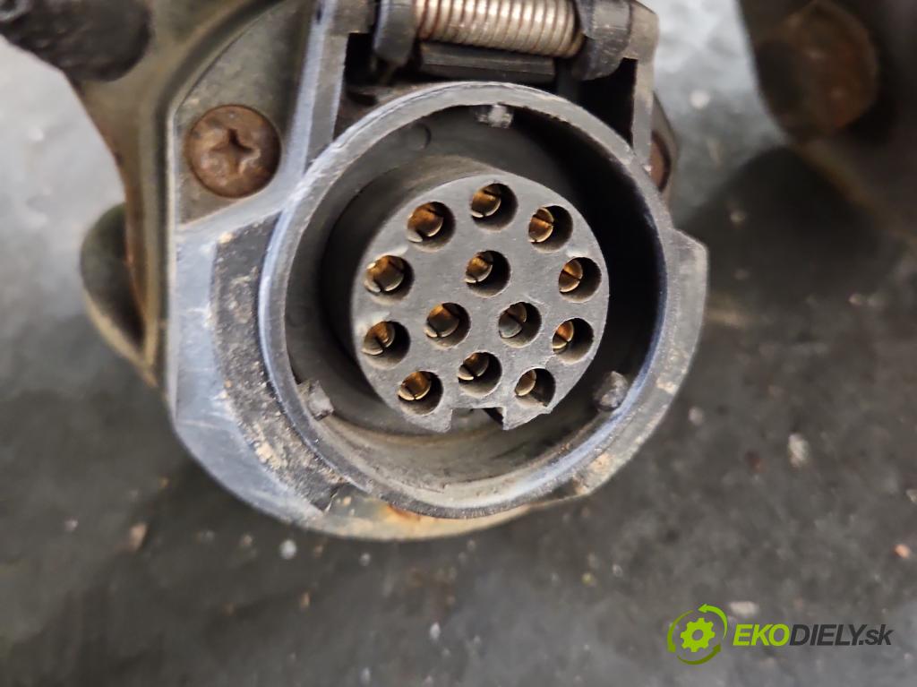 Jeep Cherokee KL 2013-2023 2.0 multijet 140 hp manual 103 kW 1956 cm3 5- oko tažné  (Tažné zařízení)