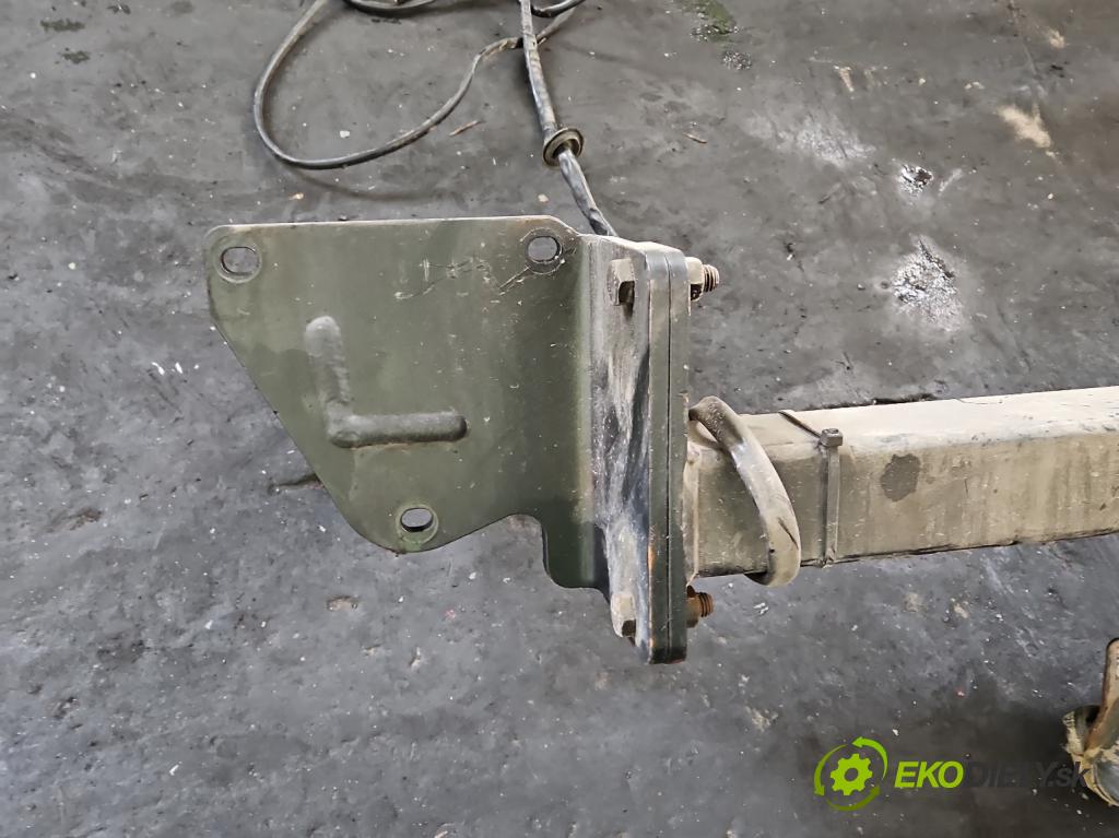 Jeep Cherokee KL 2013-2023 2.0 multijet 140 hp manual 103 kW 1956 cm3 5- oko tažné  (Tažné zařízení)