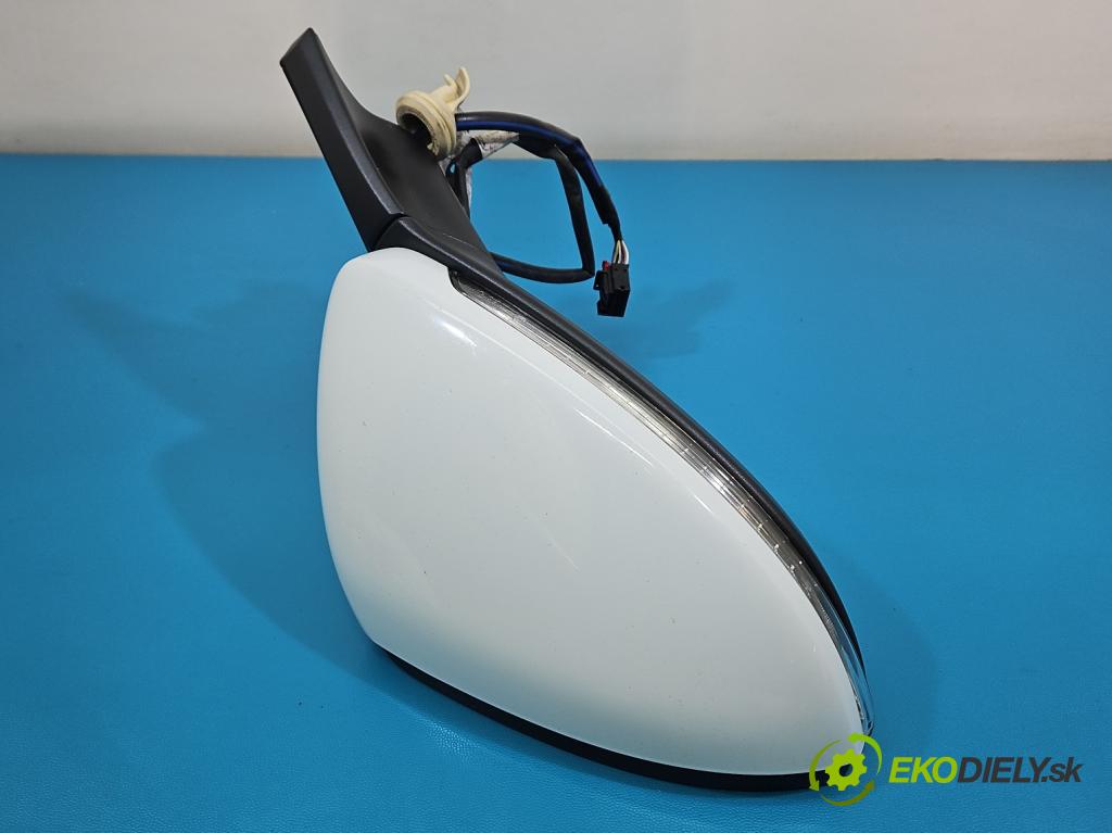 Vw Golf VII 2012-2020 1.2 TSI 86 HP manual 63 kW 1197 cm3 5- zrkadlo pravé  (Kľučka dverí ostatné)