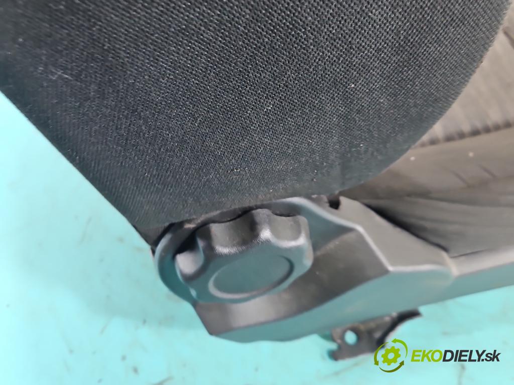 Kia Ceed I 2006-2012 1.4 16V 105 hp manual 77 kW 1396 cm3 3- Sedadlo pravý  (Sedadlo)