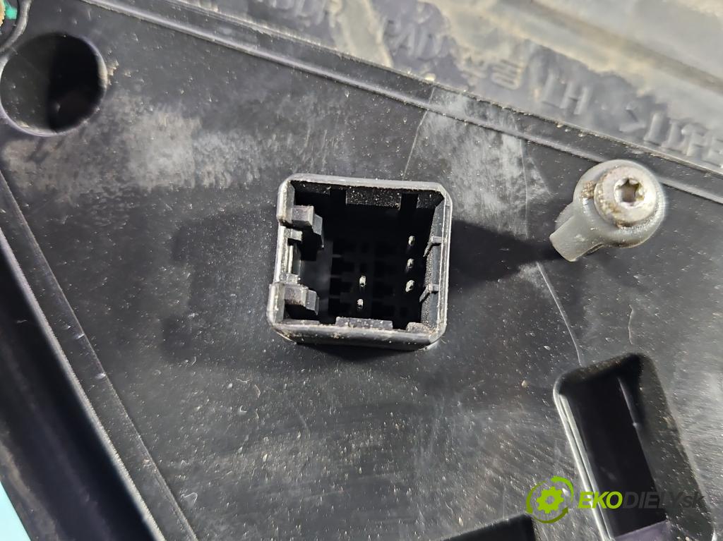 Kia Ceed I 2006-2012 1.4 16V 105 HP manual 77 kW 1396 cm3 3- zrkadlo ľavé  (Kľučka dverí ostatné)