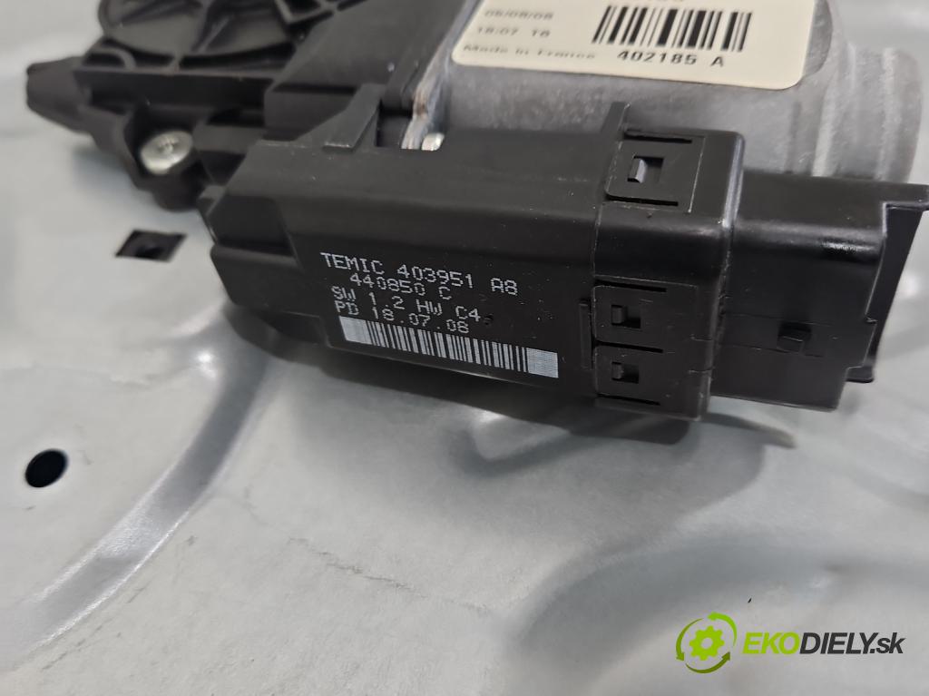 Kia Ceed I 2006-2012 1.4 16V 105 HP manual 77 kW 1396 cm3 3- mechanizmus okna predné ľavý 402185A