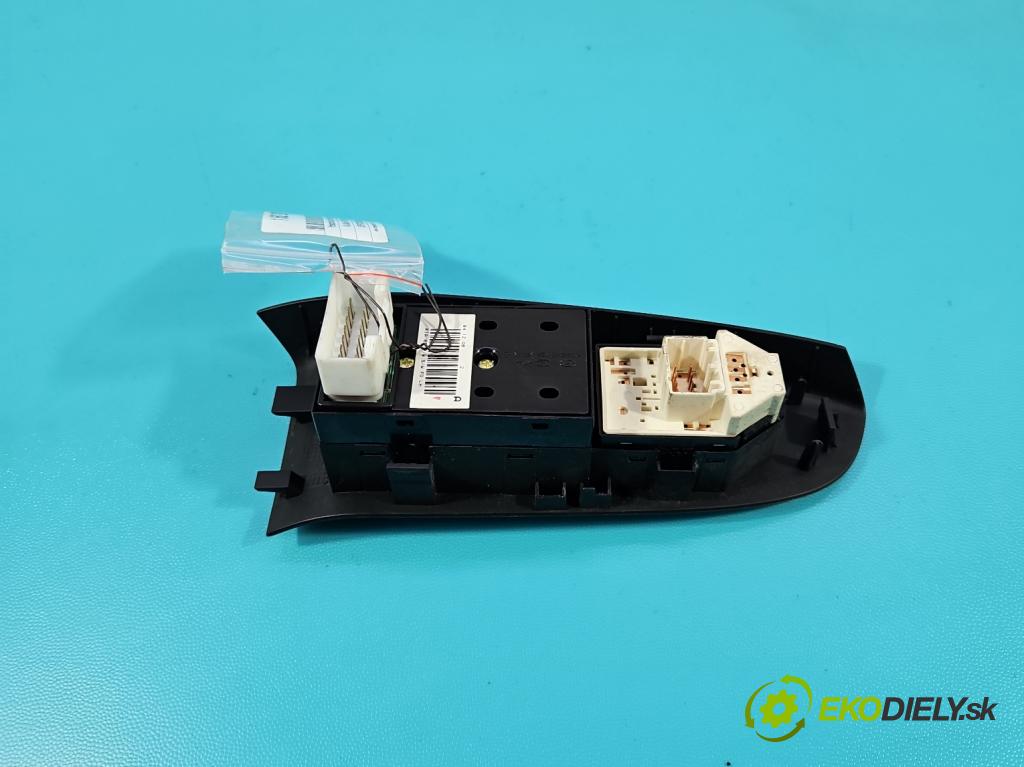 Kia Ceed I 2006-2012 1.4 16V 105 HP manual 77 kW 1396 cm3 3- prepínač okien spätných zrkadiel 803B06402087