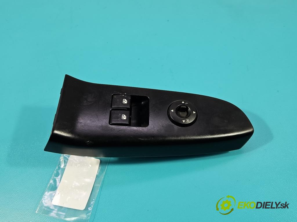 Kia Ceed I 2006-2012 1.4 16V 105 HP manual 77 kW 1396 cm3 3- prepínač okien spätných zrkadiel 803B06402087