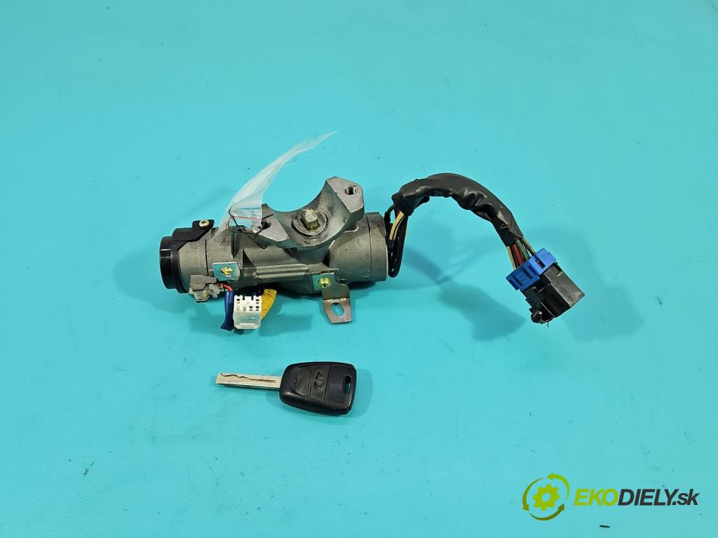 Kia Ceed I 2006-2012 1.4 16V 105 HP manual 77 kW 1396 cm3 3- Spínačka  (Spínacia skrinka)