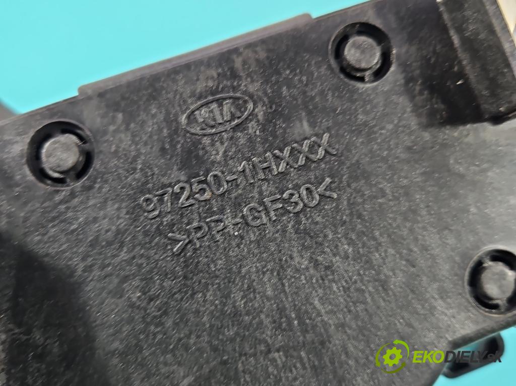 Kia Ceed I 2006-2012 1.4 16V 105 HP manual 77 kW 1396 cm3 3- panel kúrenia 97250-1HXXX