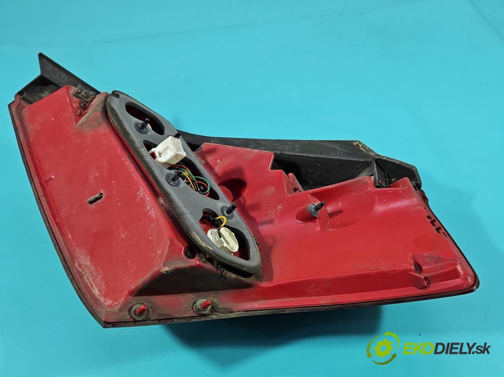 Kia Ceed I 2006-2012 1.4 16V 105 HP manual 77 kW 1396 cm3 3- svetlo / reflektor zadné ľavé 009735-01 (Kľučka dverí ostatné)