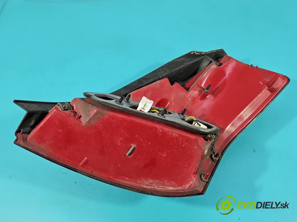 Kia Ceed I 2006-2012 1.4 16V 105 HP manual 77 kW 1396 cm3 3- svetlo / reflektor zadné ľavé 009735-01 (Kľučka dverí ostatné)