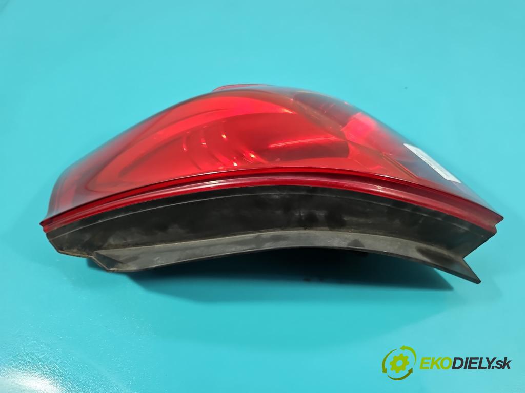 Kia Ceed I 2006-2012 1.4 16V 105 hp manual 77 kW 1396 cm3 3- světlo zadní pravé  (Klika dveří ostatní)