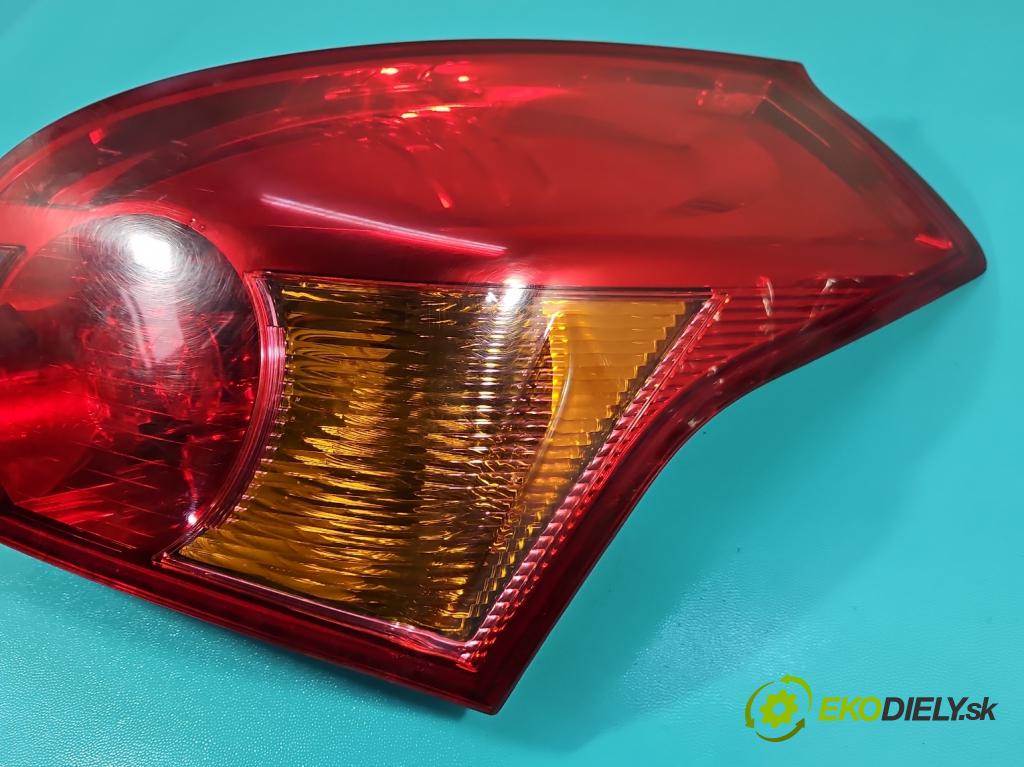 Kia Ceed I 2006-2012 1.4 16V 105 hp manual 77 kW 1396 cm3 3- světlo zadní pravé  (Klika dveří ostatní)