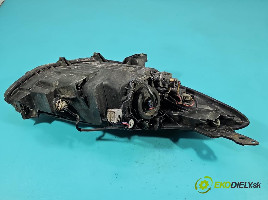 Mazda 2 II 2007-2014 1.3 16V 75 HP manual 55 kW 1349 cm3 5- Reflektor: ľavý  (Kľučka dverí ostatné)