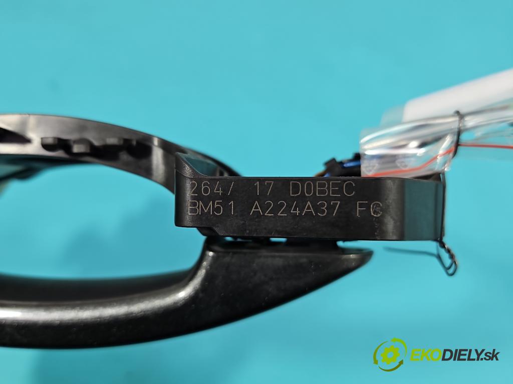 Ford Focus Mk3 2010-2018 1.5 EcoBoost: 150 hp manual 110 kW 1498 cm3 4- klika přední levé  (Vnější přední levá klika dveří)